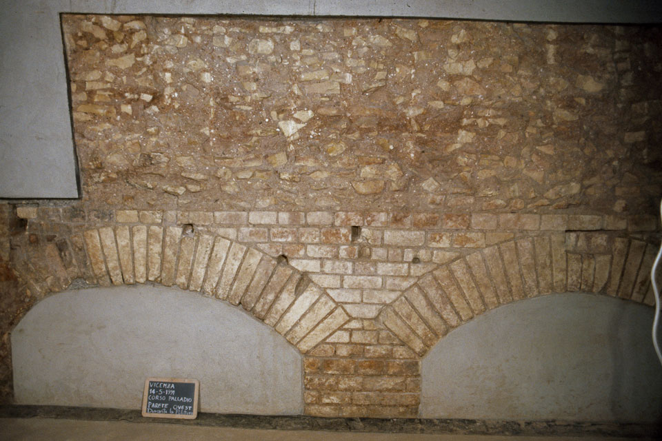 Internal view of the arches (Archive of the Veneto Regional Board for Archeological Heritage) 