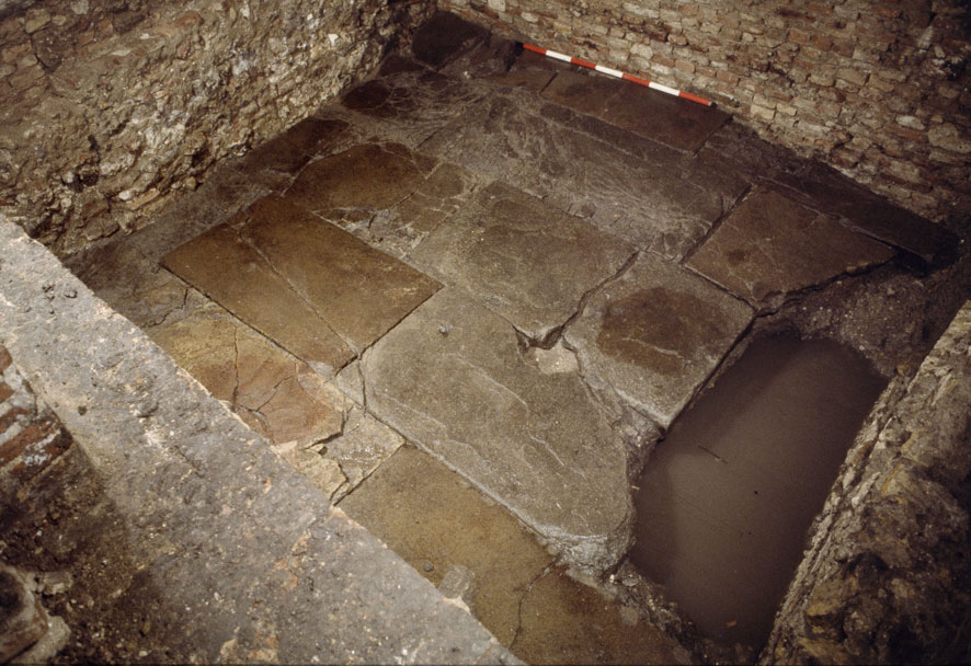 Lastre della pavimentazione (Archivio Soprintendenza per i Beni Archeologici del Veneto) 