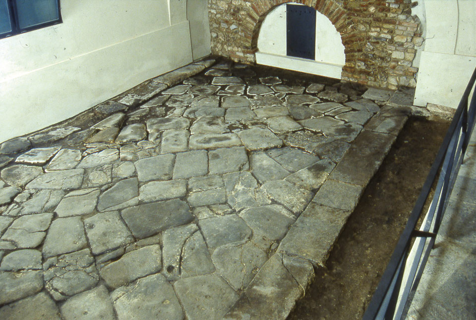 The paved road (Archive of the Veneto Regional Board for Archaeological Heritage) 